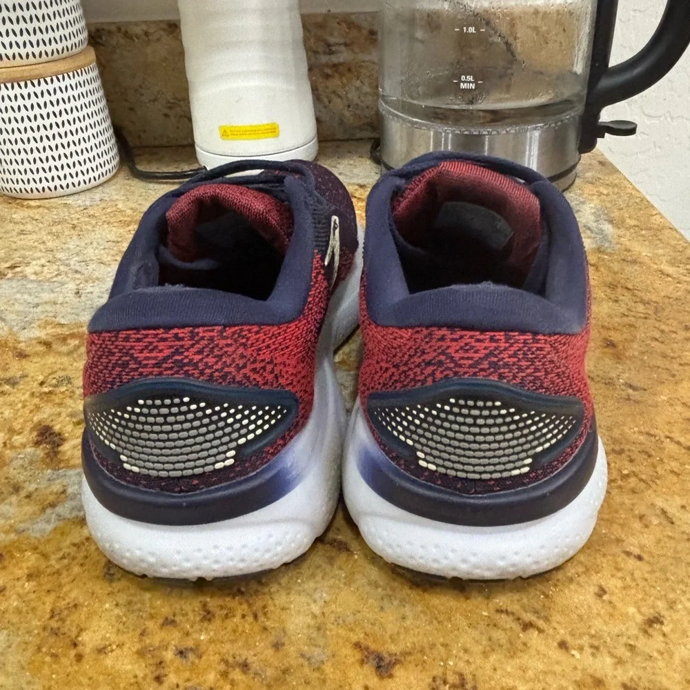 Brooks ghost size 6.5 - Picture 4 of 9